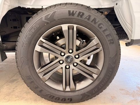 Used 2022 Ford F150 Lariat w/ Equipment Group 502A High AWD/4WD image 16