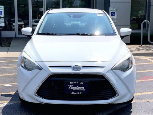 Used 2016 Scion iA FWD image 2