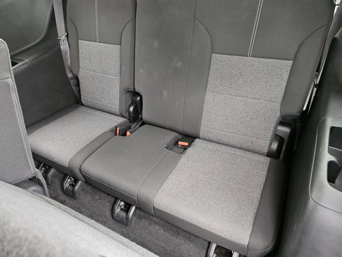 Used 2025 GMC Acadia Elevation image 33