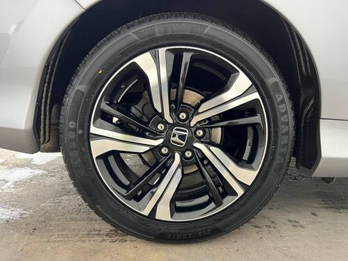 Used 2017 Honda Civic Touring image 31