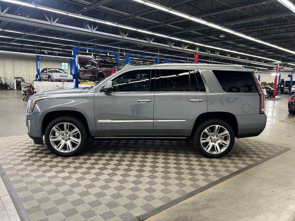 Used 2019 Cadillac Escalade Premium Luxury RWD image 8