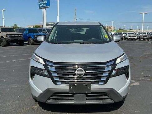 Used 2025 Nissan Rogue SV FWD image 10