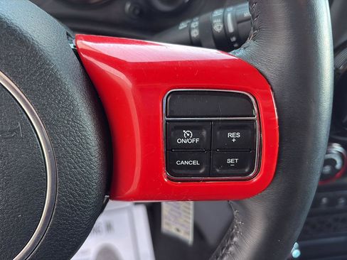 Used 2016 Jeep Wrangler Unlimited Sahara AWD/4WD image 9