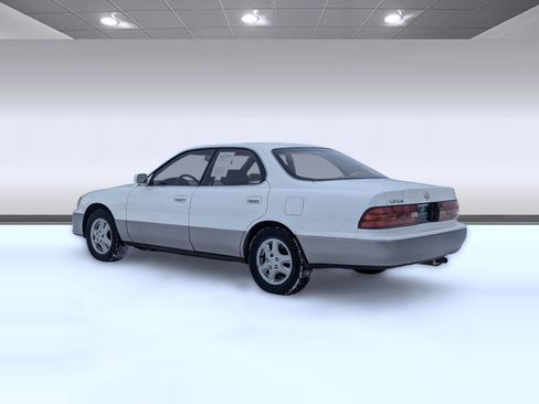 Used 1994 Lexus ES 330 4dr Sedan Auto image 3