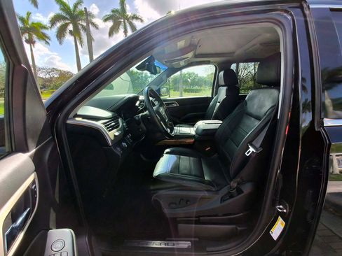 Used 2017 GMC Yukon Denali w/ Open Road Package image 4