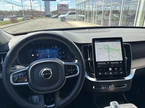 Used 2025 Volvo XC90 B5 Plus image 21