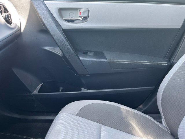 Used 2017 Toyota Corolla LE FWD image 11