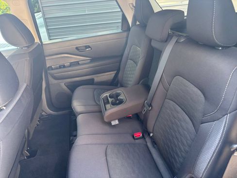 Used 2026 Nissan Pathfinder SV AWD/4WD image 19