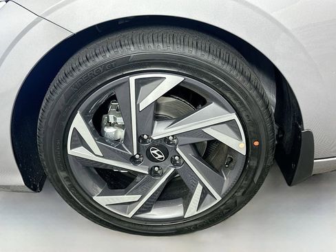 New 2026 Hyundai Elantra Limited image 22