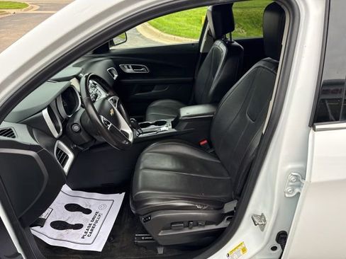Used 2017 Chevrolet Equinox LT w/ Sport Edition FWD image 27