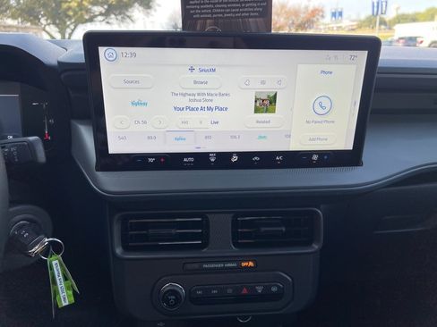 New 2025 Ford Maverick XL image 18