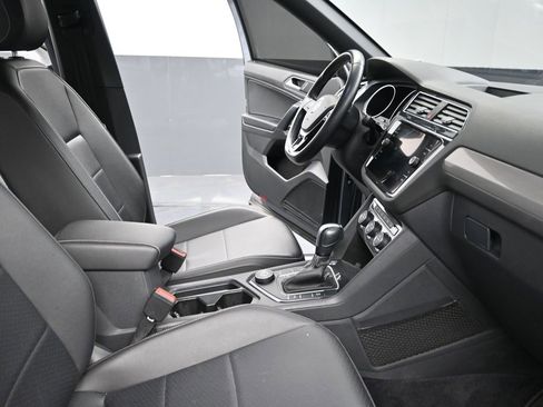 Used 2021 Volkswagen Tiguan SE R-Line image 15