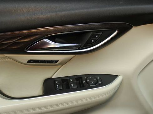 Used 2022 Buick Envision Avenir w/ Technology Package II FWD image 19