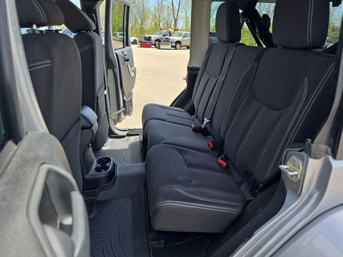 Used 2013 Jeep Wrangler Unlimited Sahara w/ Dual Top Group AWD/4WD image 12