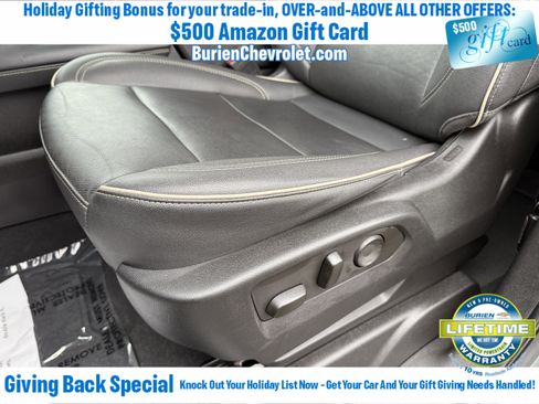 Used 2023 Chevrolet Suburban Premier image 17