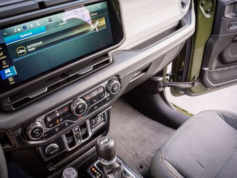 Used 2024 Jeep Wrangler Sahara image 22