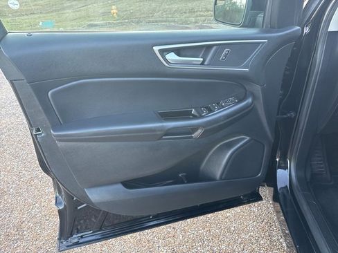Used 2018 Ford Edge SEL w/ Equipment Group 201A image 16
