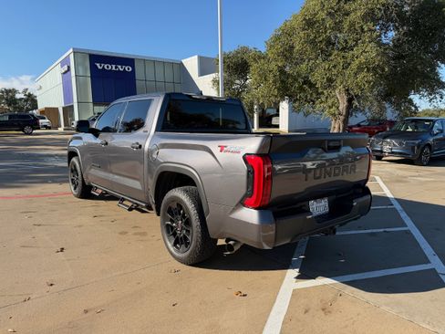 Used 2022 Toyota Tundra SR5 image 4