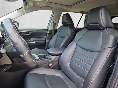 Used 2023 Toyota RAV4 XLE Premium FWD image 17