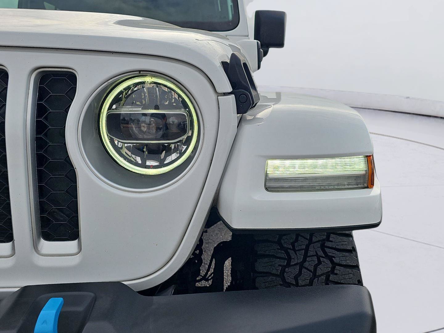 Used 2022 Jeep Wrangler Unlimited Sahara AWD/4WD image 9
