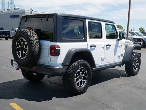 Used 2026 Jeep Wrangler Unlimited Rubicon AWD/4WD image 4