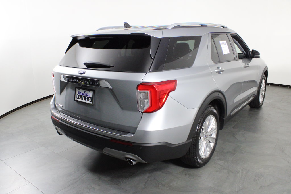 Used 2024 Ford Explorer Limited w/ Limited Technology Package RWD image 3