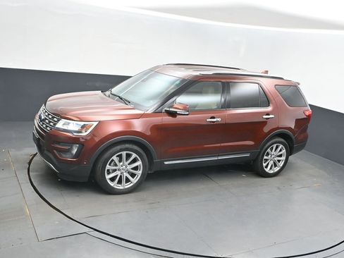 Used 2016 Ford Explorer Limited w/ Equipment Group 301A image 32