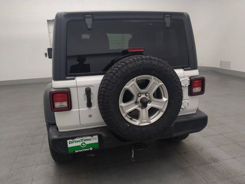 Used 2019 Jeep Wrangler Sport AWD/4WD image 6