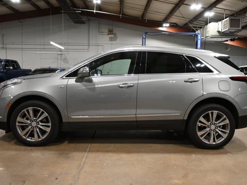 Used 2024 Cadillac XT5 Premium Luxury w/ Technology Package AWD/4WD image 8