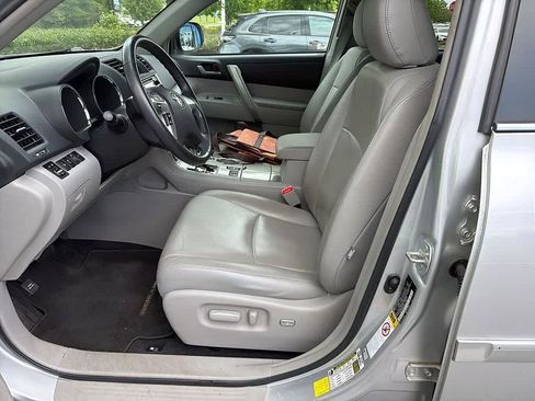 Used 2013 Toyota Highlander SE AWD/4WD image 13