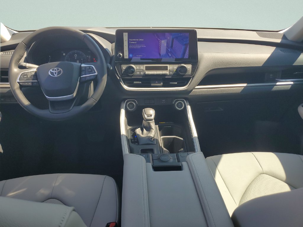 Certified 2025 Toyota Grand Highlander FWD image 11