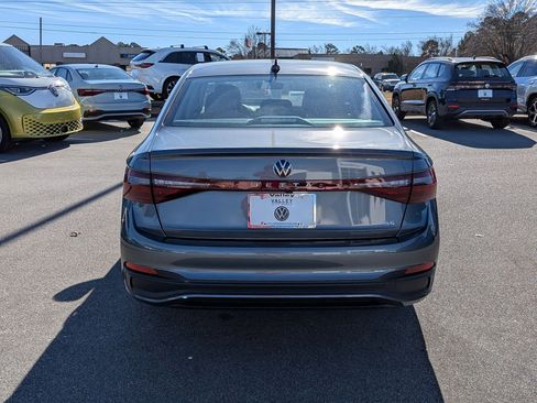 New 2026 Volkswagen Jetta SE image 4