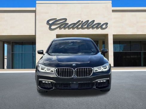 Used 2017 BMW 750i image 8