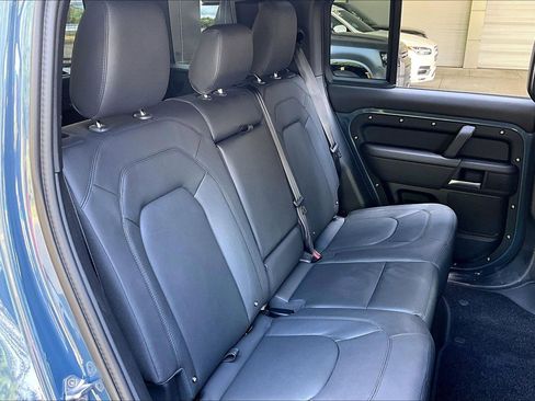 New 2026 Land Rover Defender 110 X-Dynamic SE image 7