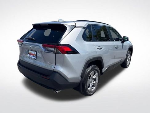 Used 2023 Toyota RAV4 XLE AWD/4WD image 5