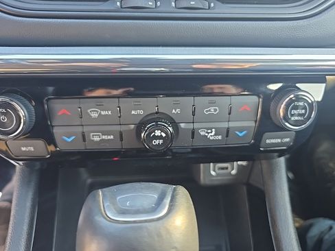 Certified 2022 Jeep Compass Limited w/ (RED) Package image 29