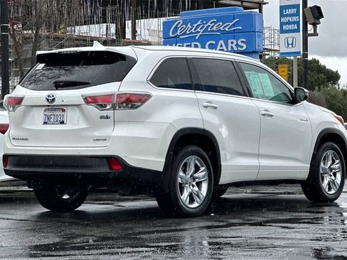 Used 2015 Toyota Highlander Limited Platinum image 3