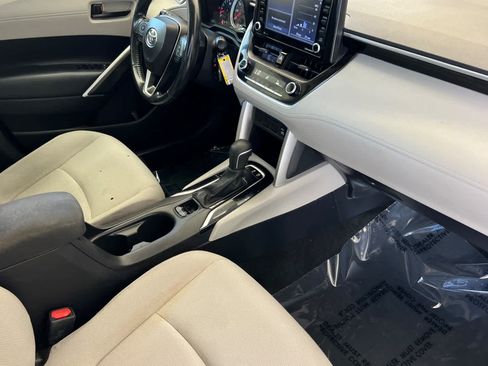Certified 2022 Toyota Corolla Cross LE w/ Moonroof Package AWD/4WD image 16