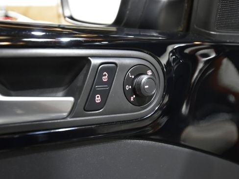 Used 2016 Volkswagen Beetle 1.8T S image 9