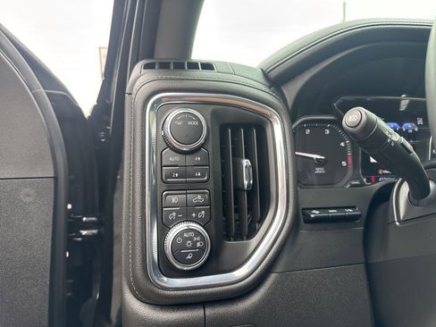 Used 2023 GMC Sierra 3500 Denali w/ Denali Black Diamond Edition AWD/4WD image 35