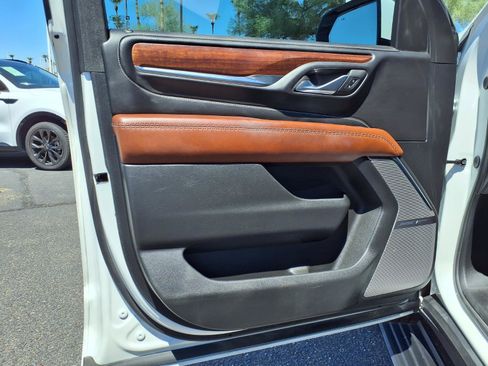 Used 2024 GMC Yukon Denali Ultimate AWD/4WD image 17