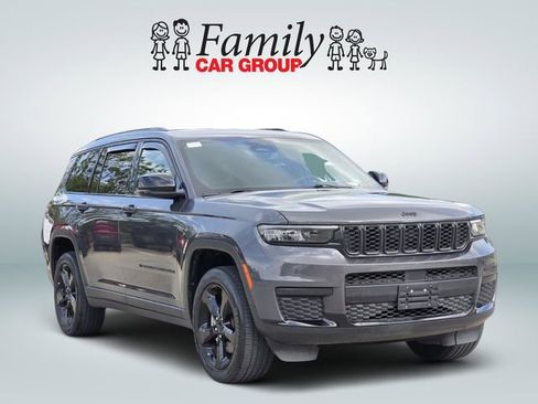 Used 2023 Jeep Grand Cherokee L Laredo RWD image 2