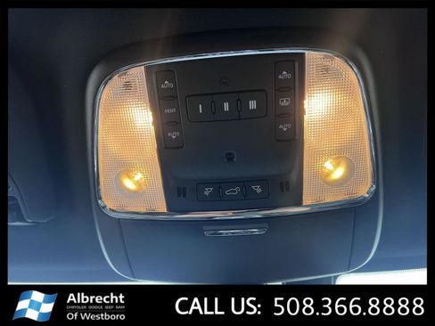 Used 2021 Jeep Grand Cherokee Limited w/ Sun & Sound Group image 29