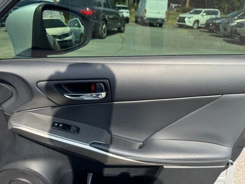 Used 2014 Lexus IS 250 4dr Sport Sdn Auto RWD image 30