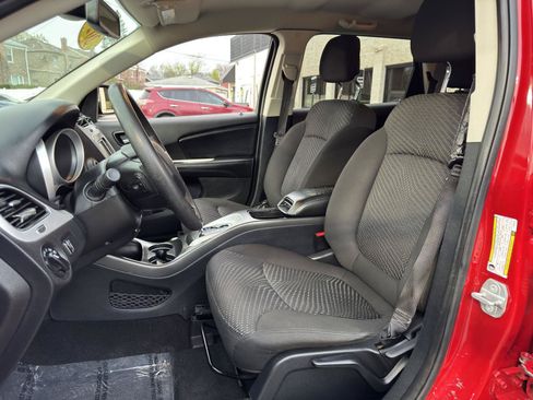 Used 2020 Dodge Journey SE w/ Blacktop Package FWD image 18