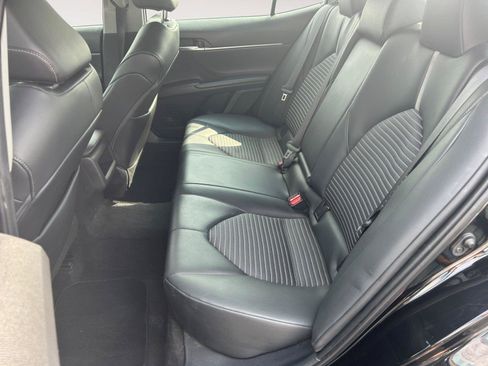 Used 2021 Toyota Camry SE FWD image 17