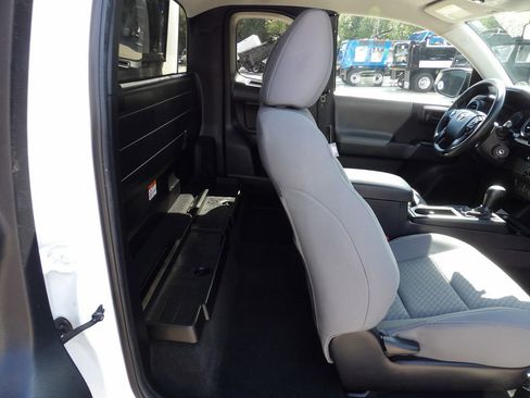 Used 2021 Toyota Tacoma SR RWD image 31