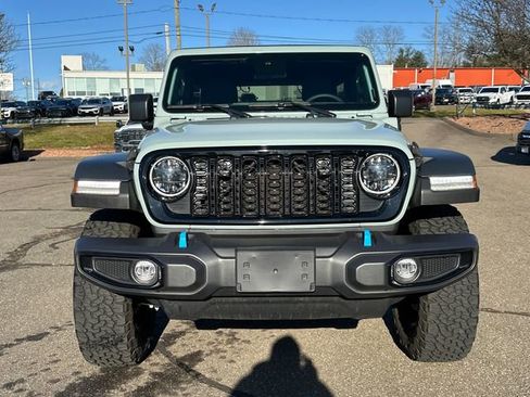 Used 2024 Jeep Wrangler Unlimited image 6