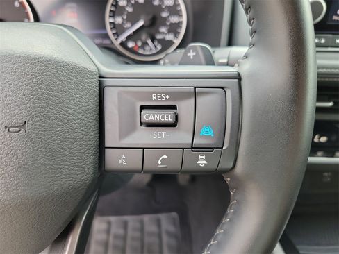 Used 2025 Nissan Rogue SV image 20