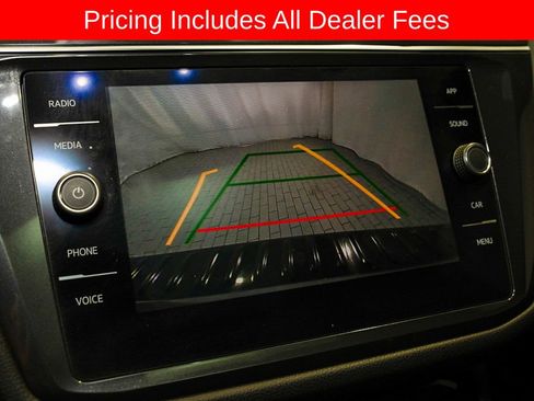 Used 2022 Volkswagen Tiguan SE R-Line FWD image 17